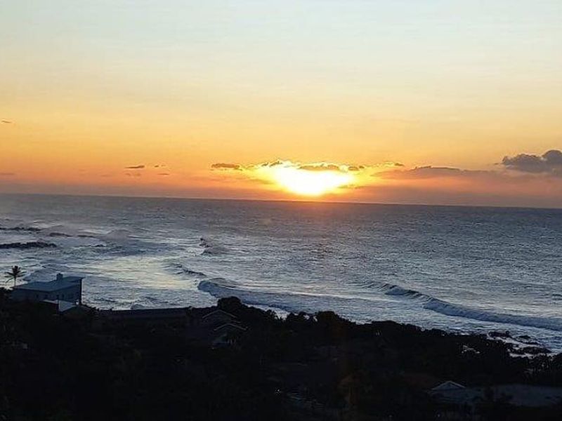 Beachfront Perfection With Breathtaking Ocean Views - Photo 2