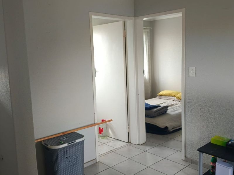 First floor Townhouse in the heart of Glen Marais. - Photo 4