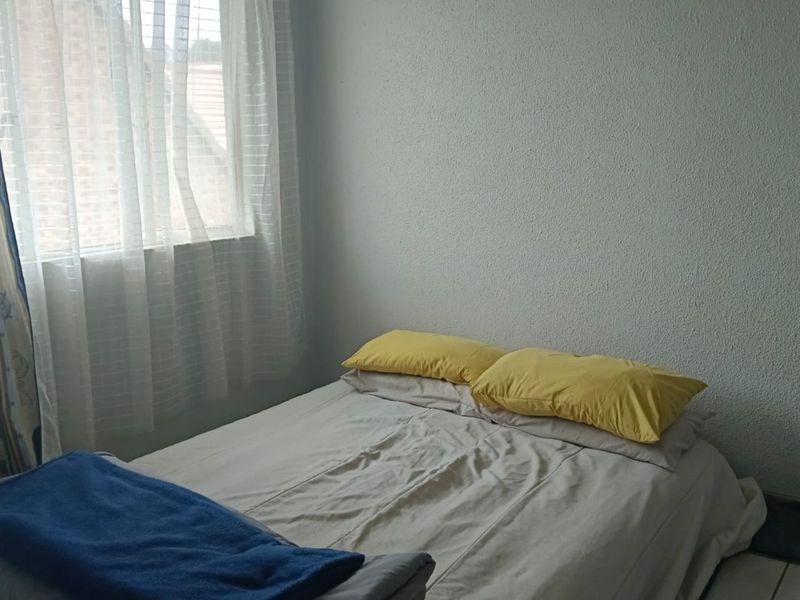 First floor Townhouse in the heart of Glen Marais. - Photo 7