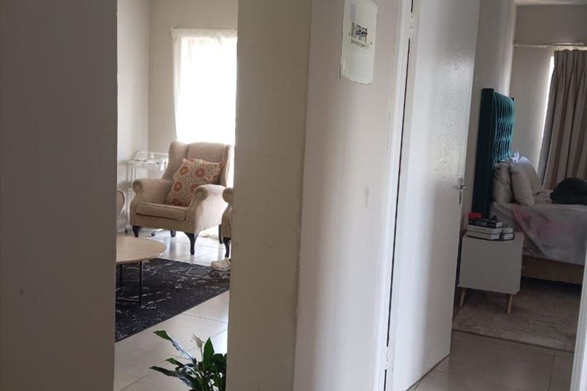 Cozy 2-Bedroom Home with Modern Comforts - Photo 2