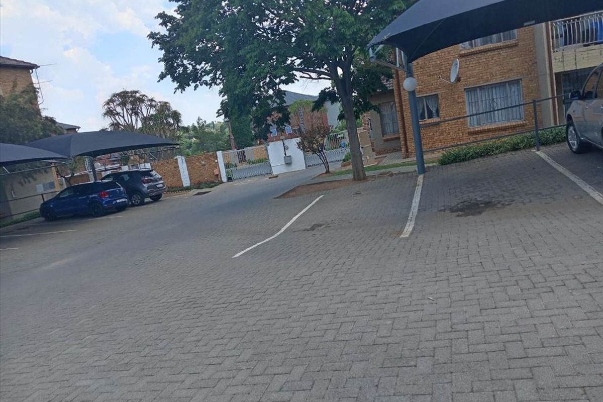 Cozy 2-Bedroom Home with Modern Comforts - Photo 3