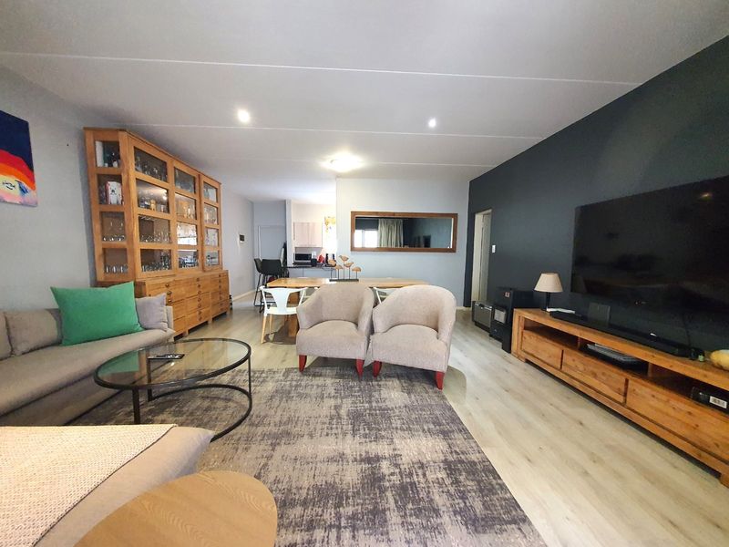 3 Bedroom Townhouse in Eagle Canyon Gold Estate - Photo 2