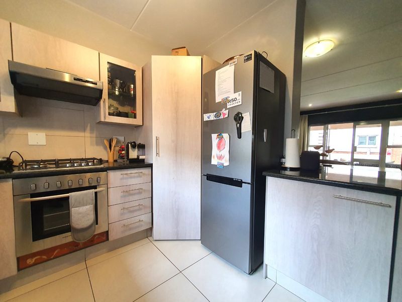 3 Bedroom Townhouse in Eagle Canyon Gold Estate - Photo 7