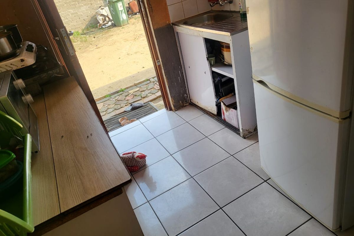 2 Bed, 1 Bath Fixer-Upper for Sale in Tirong - Photo 4