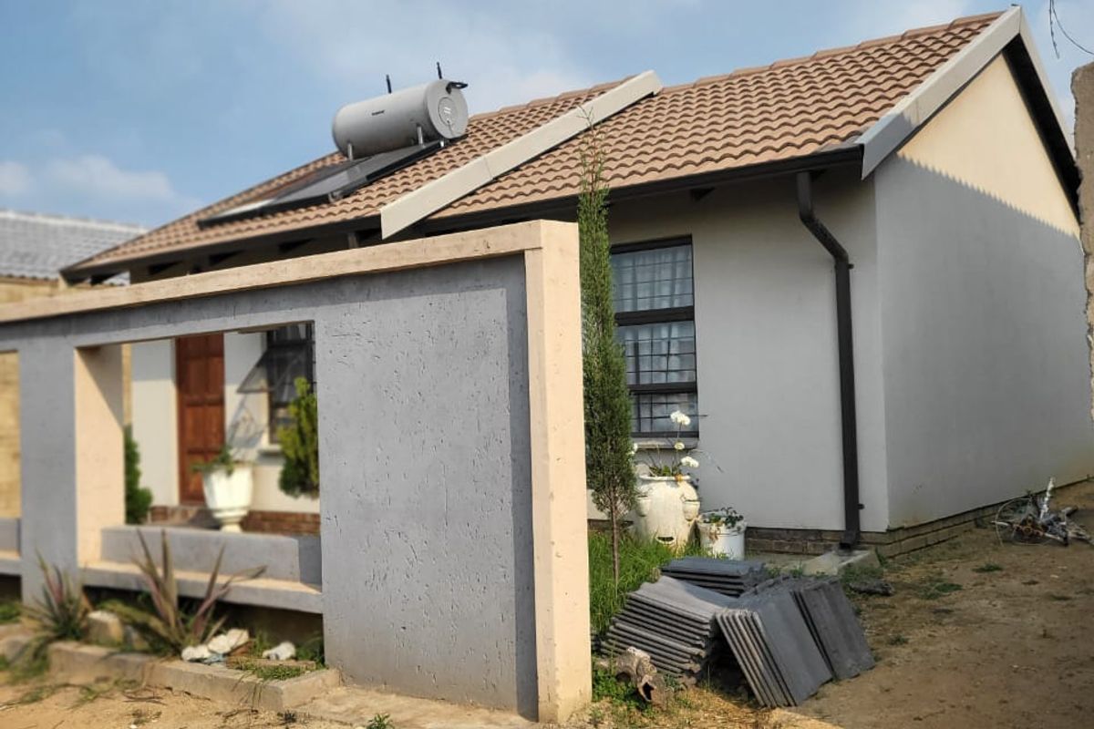 2 Bed, 1 Bath Fixer-Upper for Sale in Tirong - Photo 2