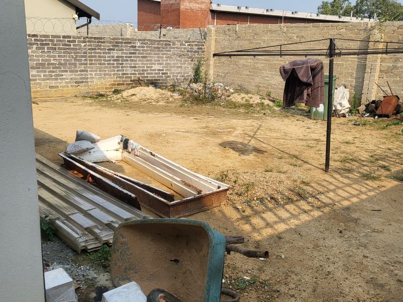 2 Bed, 1 Bath Fixer-Upper for Sale in Tirong - Photo 10