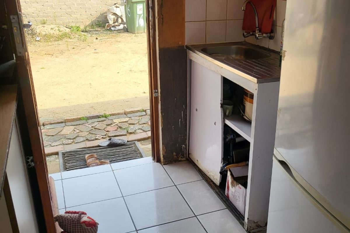 2 Bed, 1 Bath Fixer-Upper for Sale in Tirong - Photo 5