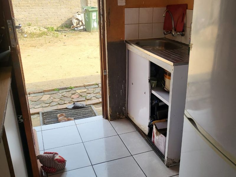 2 Bed, 1 Bath Fixer-Upper for Sale in Tirong - Photo 5