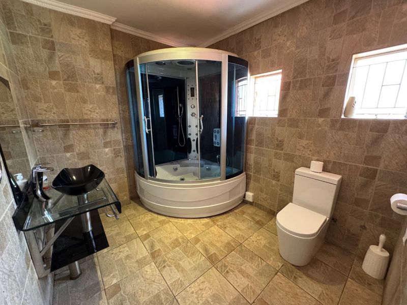 Charming Family Home with Pool and Granny Flat - Photo 8