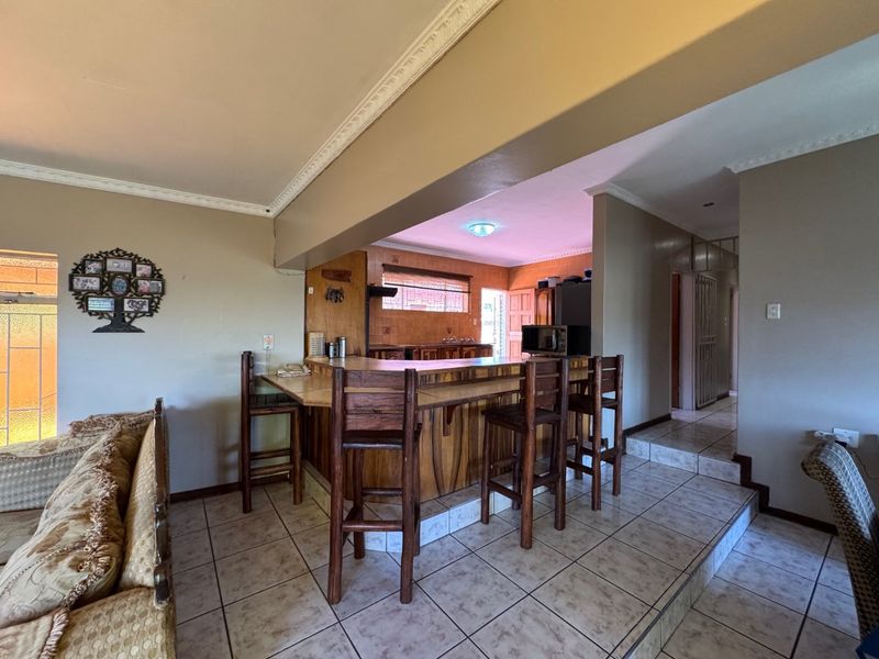 Charming Family Home with Pool and Granny Flat - Photo 6