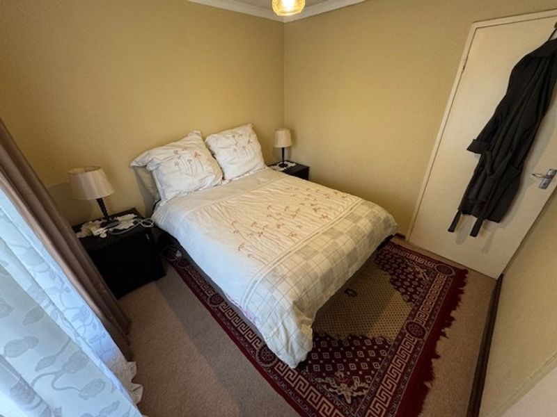 Spacious Family Home with Modern Amenities - Photo 8