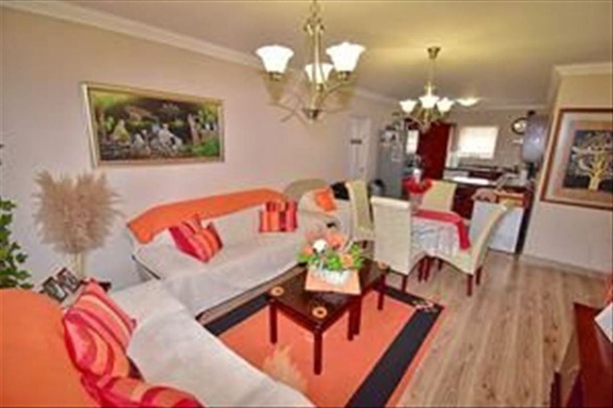 2 Bed Apartment in Morehill for Sale - Photo 2