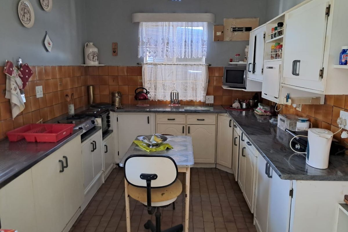 Charming Family Home in Nigel – Well Priced & Ready for You! - Photo 2