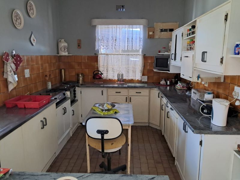 Charming Family Home in Nigel – Well Priced & Ready for You! - Photo 2