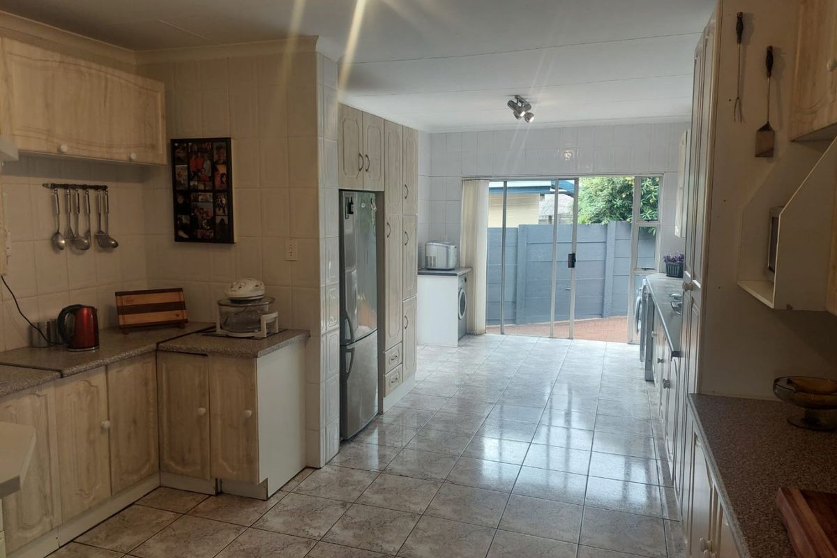 Dream Home with Space, Style & Ultimate Comfort! - Photo 3