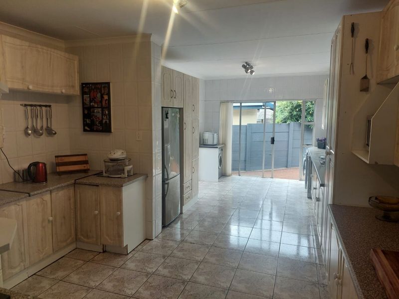 Dream Home with Space, Style & Ultimate Comfort! - Photo 3