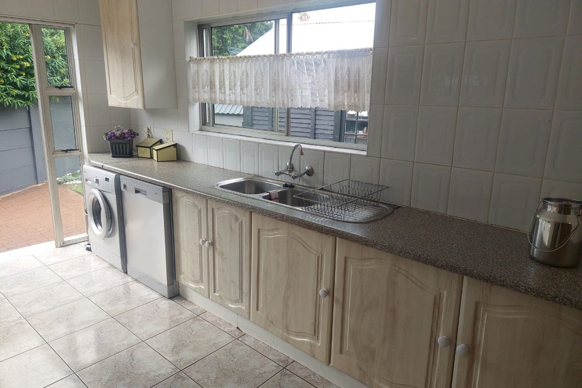 Dream Home with Space, Style & Ultimate Comfort! - Photo 2