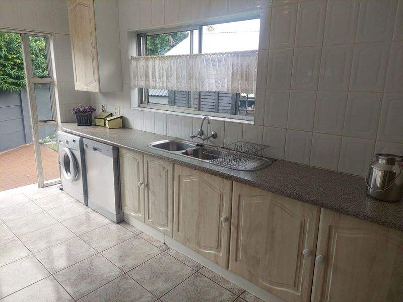 Dream Home with Space, Style & Ultimate Comfort! - Photo 2