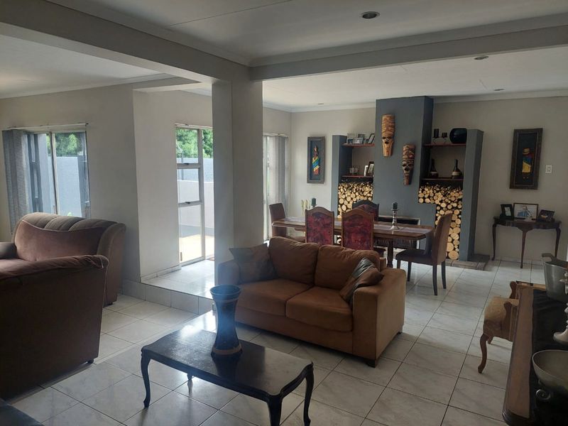 Dream Home with Space, Style & Ultimate Comfort! - Photo 5