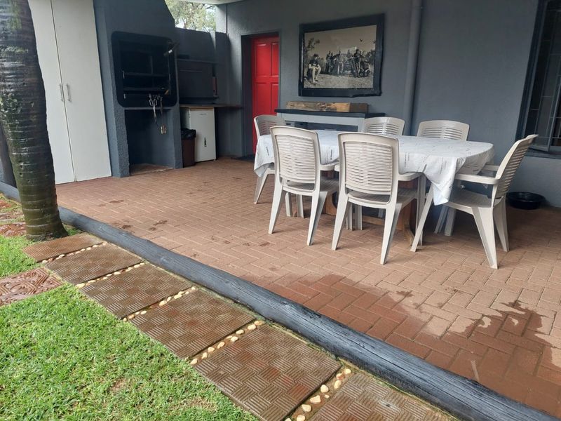 Dream Home with Space, Style & Ultimate Comfort! - Photo 10