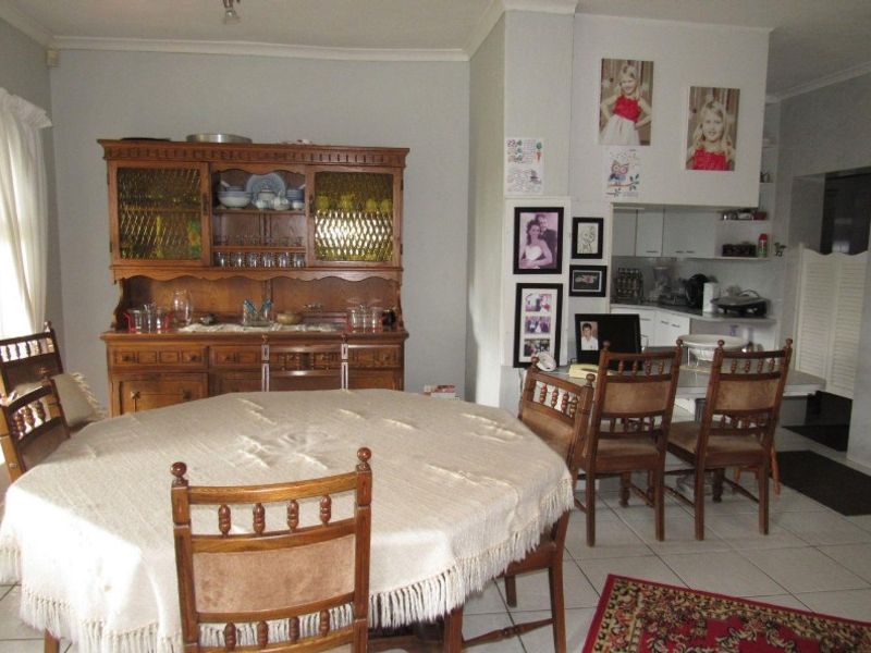 Spacious 4-Bedroom Home with Scenic Views Near Lower Point Beach – Jeffreys Bay - Photo 6