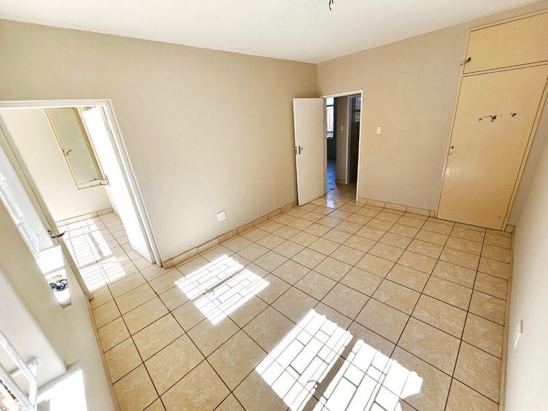 3 Bedroom 1 Bathroom Ground Floor unit in Bangladesh Heights, Laudium - Photo 4