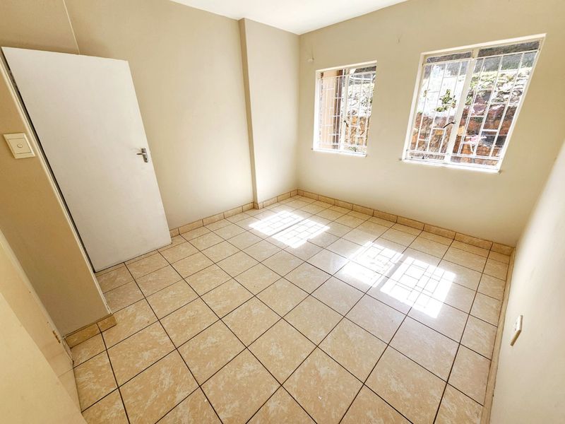 3 Bedroom 1 Bathroom Ground Floor unit in Bangladesh Heights, Laudium - Photo 6