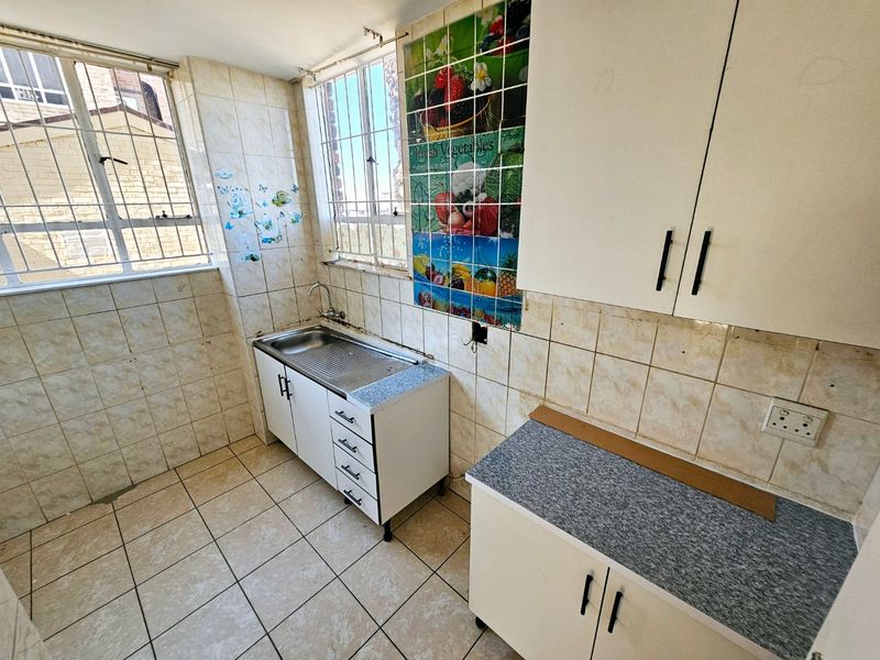 3 Bedroom 1 Bathroom Ground Floor unit in Bangladesh Heights, Laudium - Photo 7