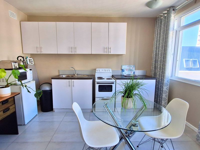 Studio Apartment / Flat for Sale in Cape Town City Centre - Photo 9