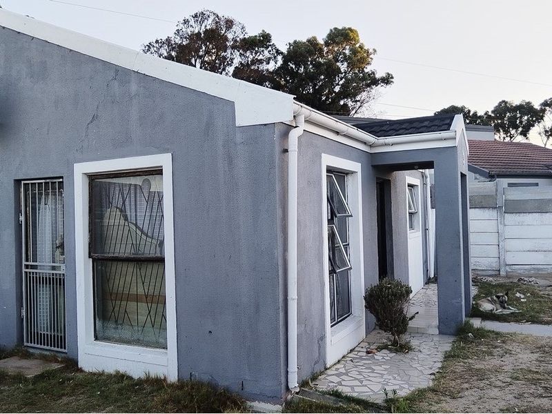 Cozy 2-Bedroom Family Home in Good Condition - Photo 3