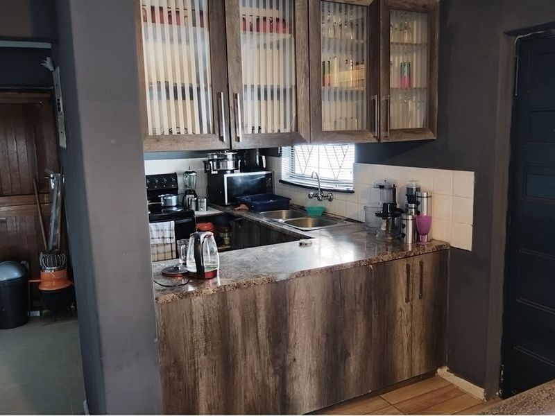 Cozy 2-Bedroom Family Home in Good Condition - Photo 6