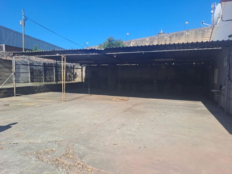 Ideal Fleet/Construction Workshop - Photo 3