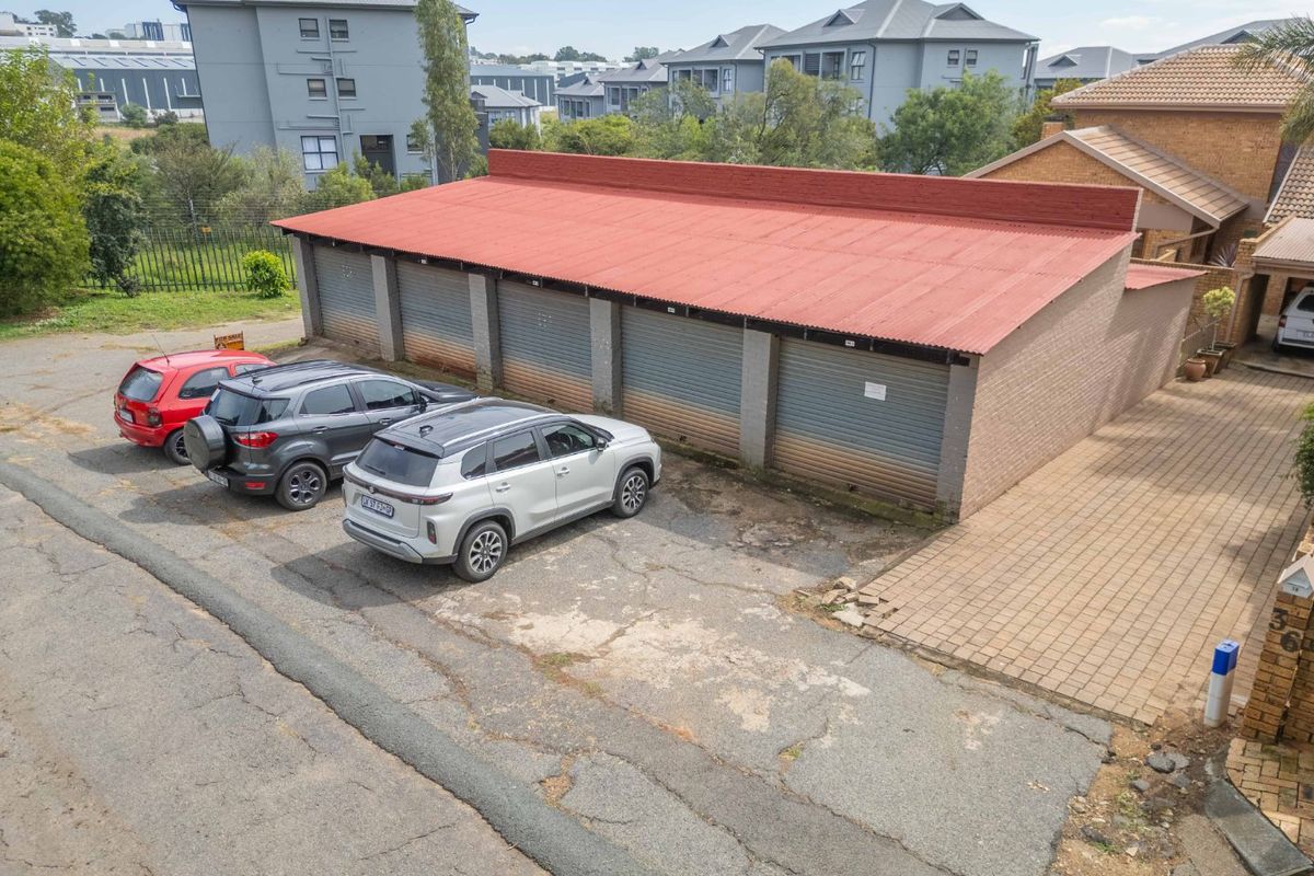 Investment Opportunity - Storage Units in Lakeside Village - Conversion potential into a house! - Photo 4