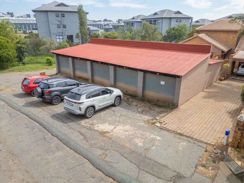 Investment Opportunity - Storage Units in Lakeside Village - Conversion potential into a house! - Photo 4