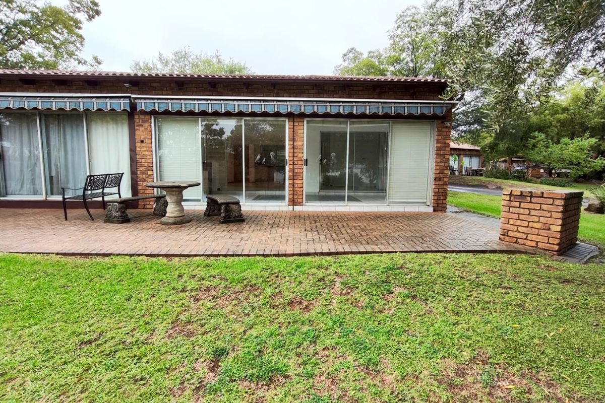 Tranquil Living at Cormorant Bay – House is a Stone’s Throw from the Vaal Dam - Photo 3
