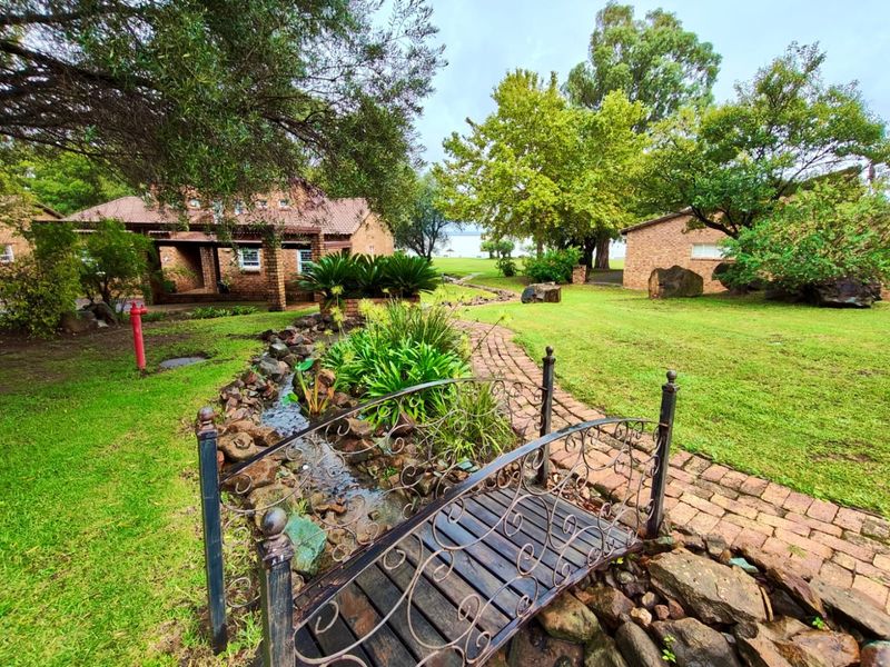 Tranquil Living at Cormorant Bay – House is a Stone’s Throw from the Vaal Dam - Photo 2
