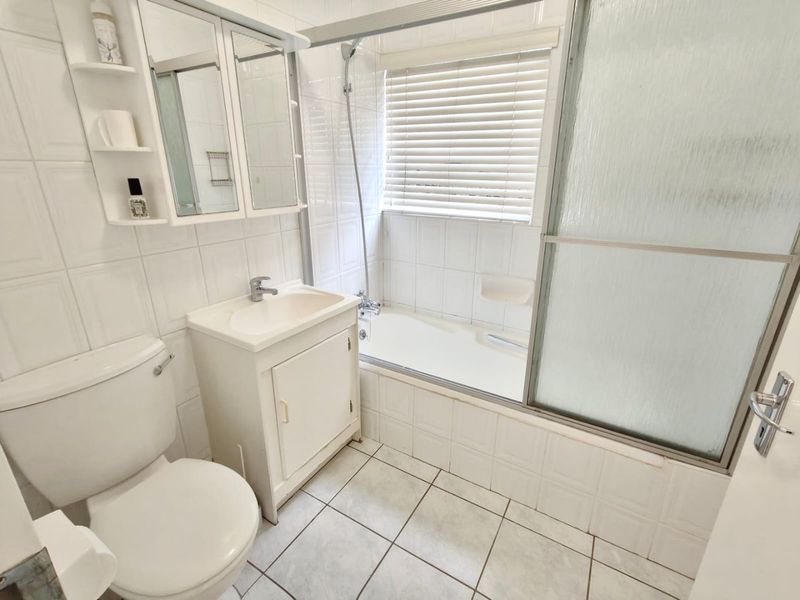 Tranquil Living at Cormorant Bay – House is a Stone’s Throw from the Vaal Dam - Photo 9