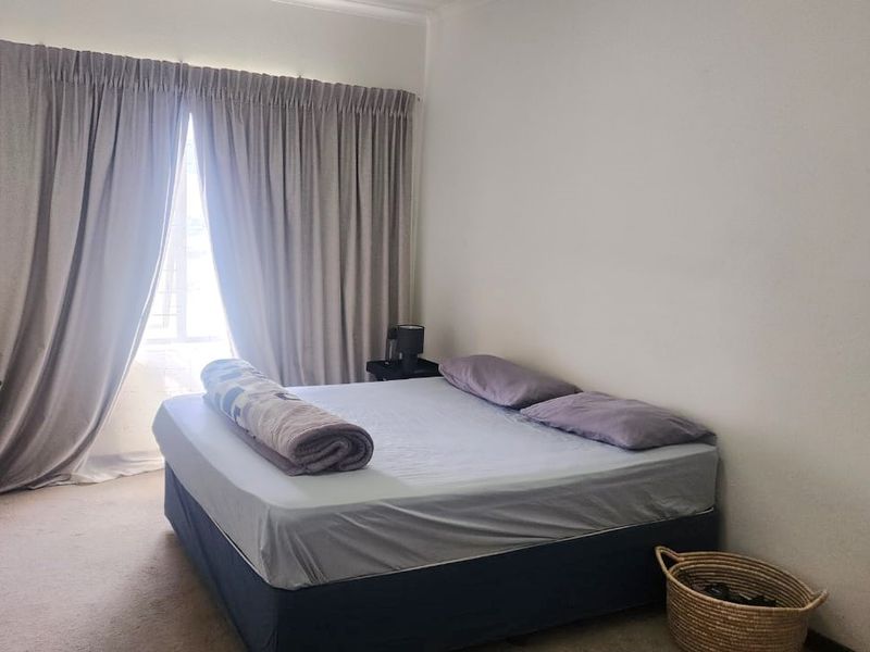 LIVE LIKE ROYALTY AT THE WEST END // SECURE AND SPACIOUS - Photo 9