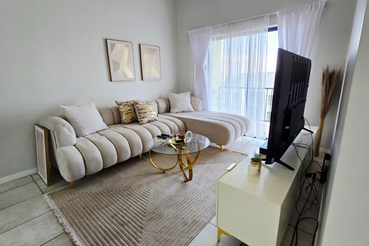 2 Bedroom 2 Bathroom Apartment For Rent in Green Park Lifestyle Estate - Photo 2