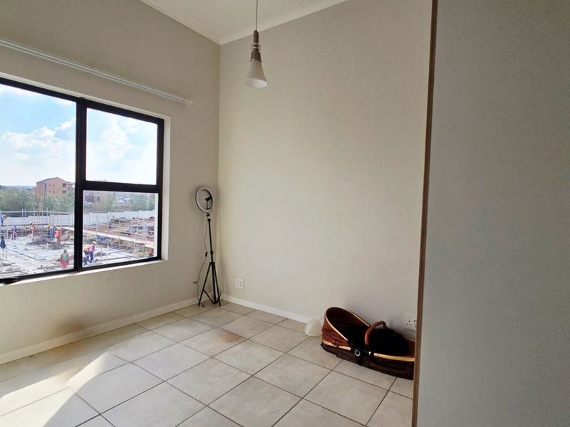 2 Bedroom 2 Bathroom Apartment For Rent in Green Park Lifestyle Estate - Photo 9