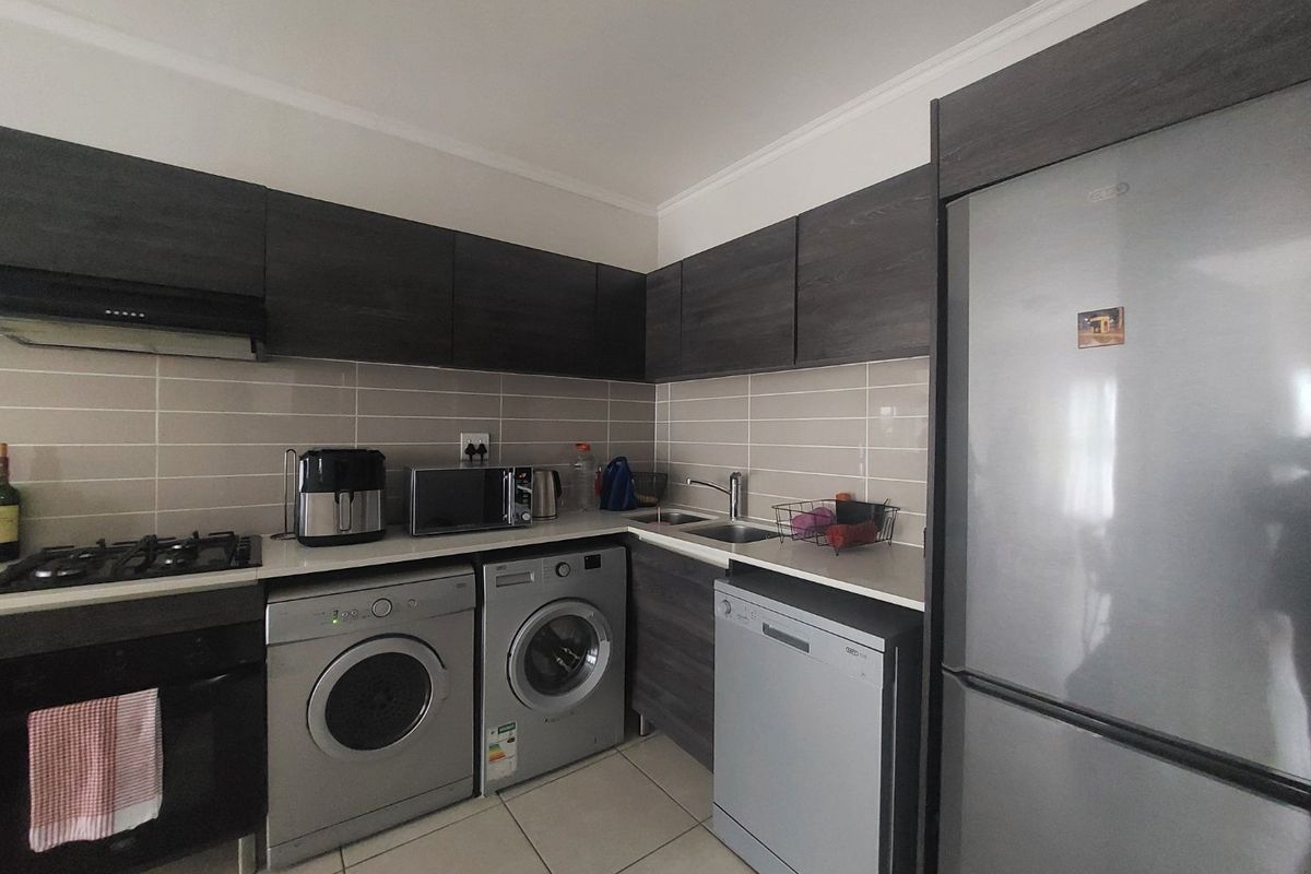 Investment Apartment 1 Bed, 1 Bath in Olivedale - Photo 2