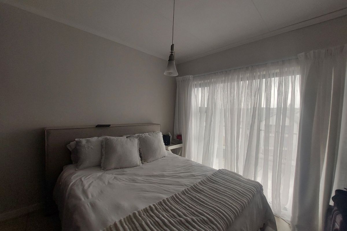 Investment Apartment 1 Bed, 1 Bath in Olivedale - Photo 5