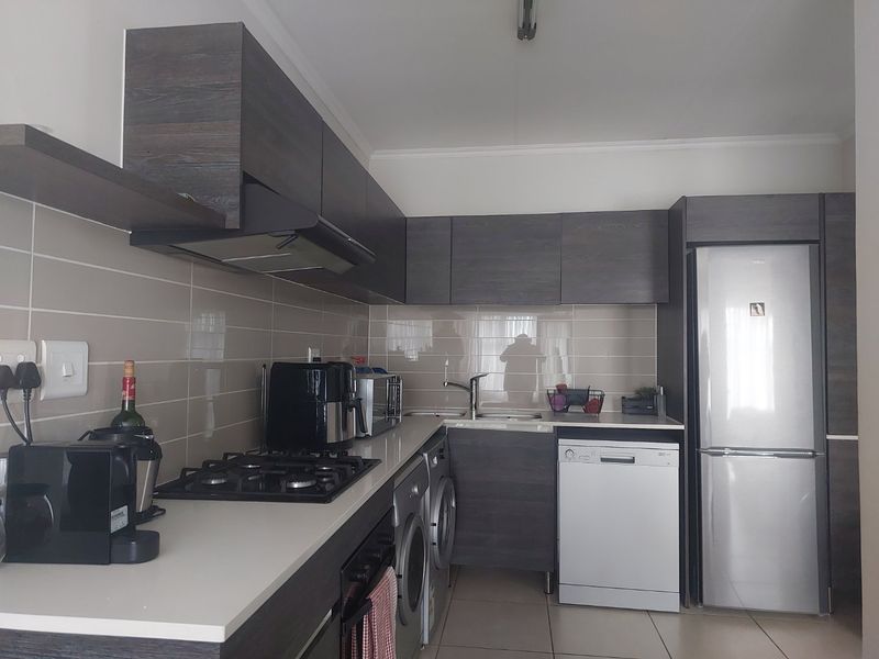 Investment Apartment 1 Bed, 1 Bath in Olivedale - Photo 4