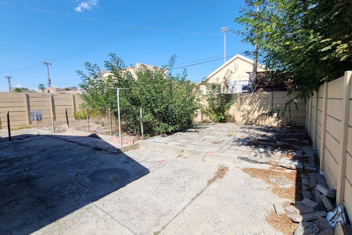 Three bedroom house - Photo 4