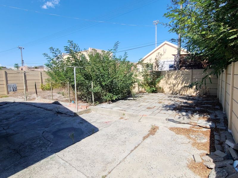 Three bedroom house - Photo 4