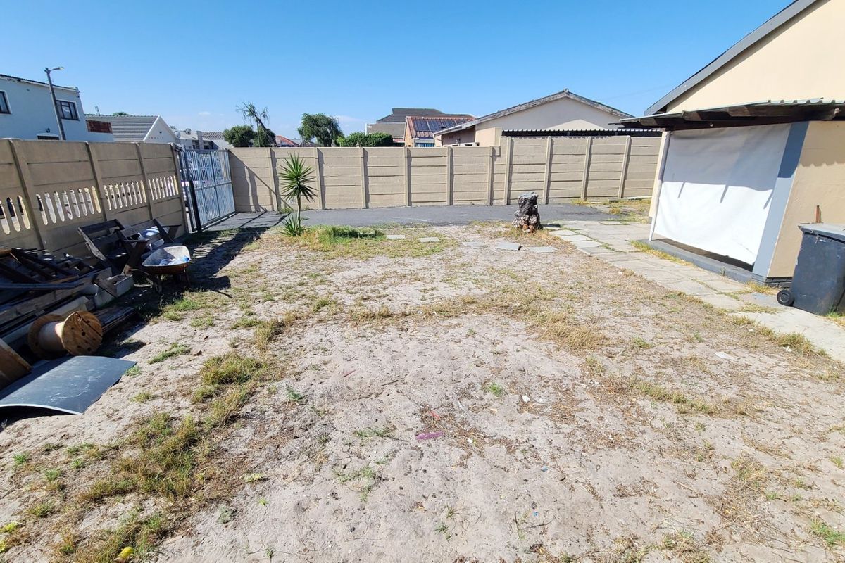 Three bedroom house - Photo 3