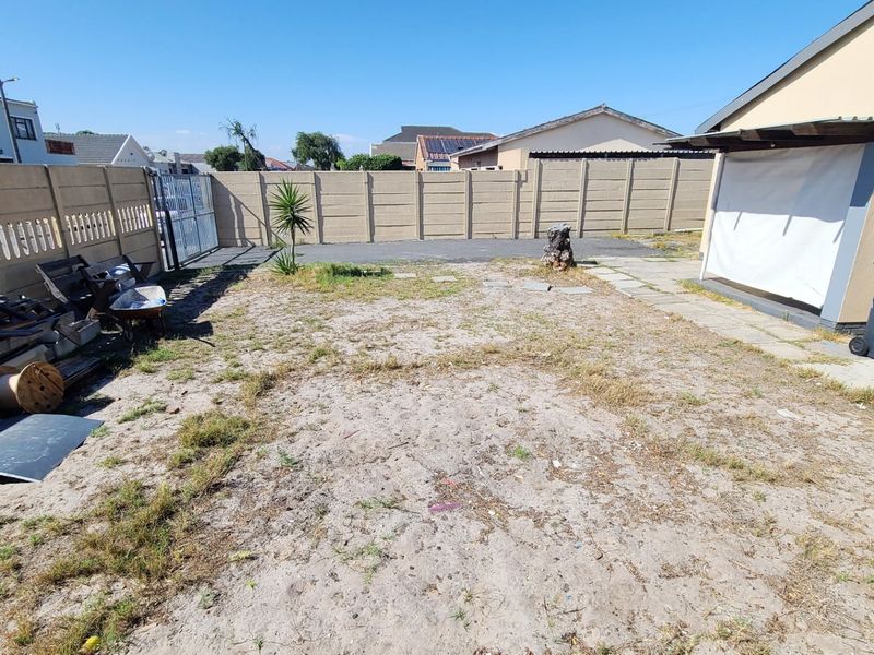 Three bedroom house - Photo 3