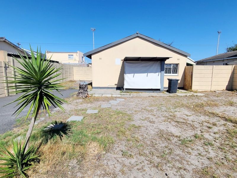 Three bedroom house - Photo 2