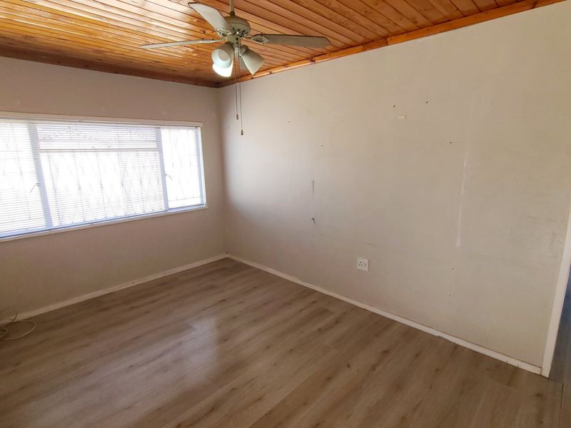 Three bedroom house - Photo 9