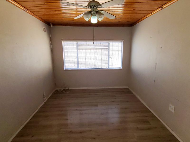 Three bedroom house - Photo 8